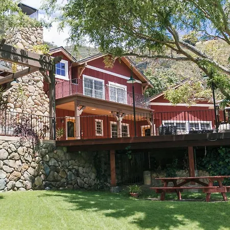 Hotel Circle Bar B Guest Ranch